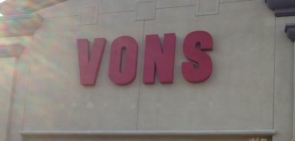 Vons Store Front Picture at 311 W Los Feliz Blvd in Glendale CA