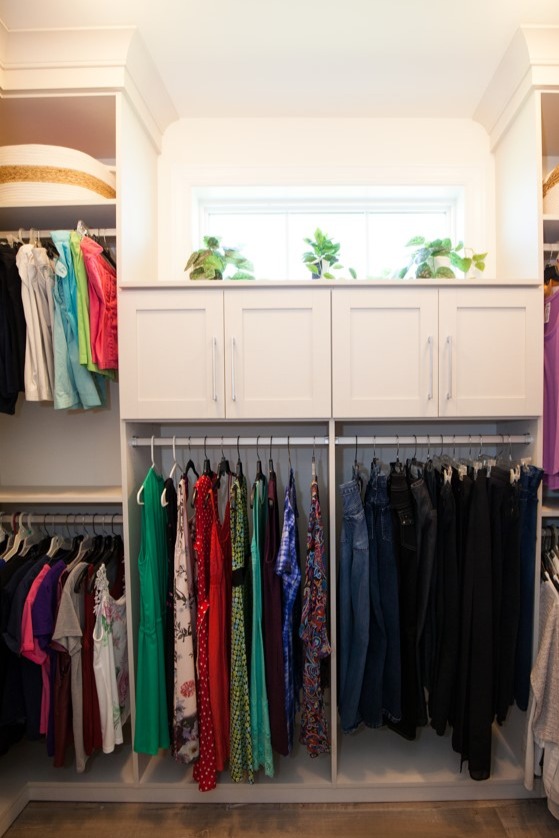Custom Walk-in Closet with Ample Hanging Space for Seasonal Clothing Custom Walk-in Closet with Ample Hanging Space for Seasonal Clothing