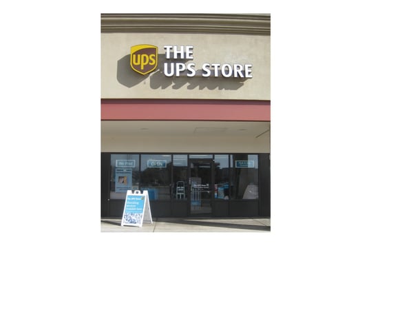 Fachada de The UPS Store South West Littleton