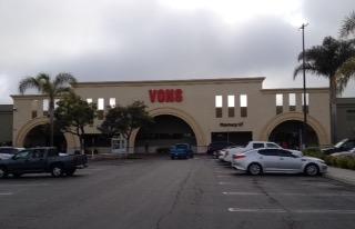 Vons Store Front Picture at 2101 N Rose Ave in Oxnard CA