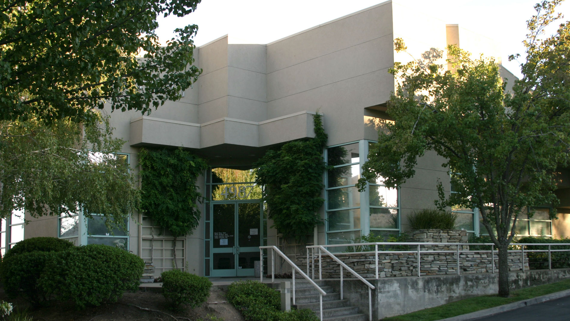 Mercy Medical Group - Golden Foothill, Primary and Specialty Care