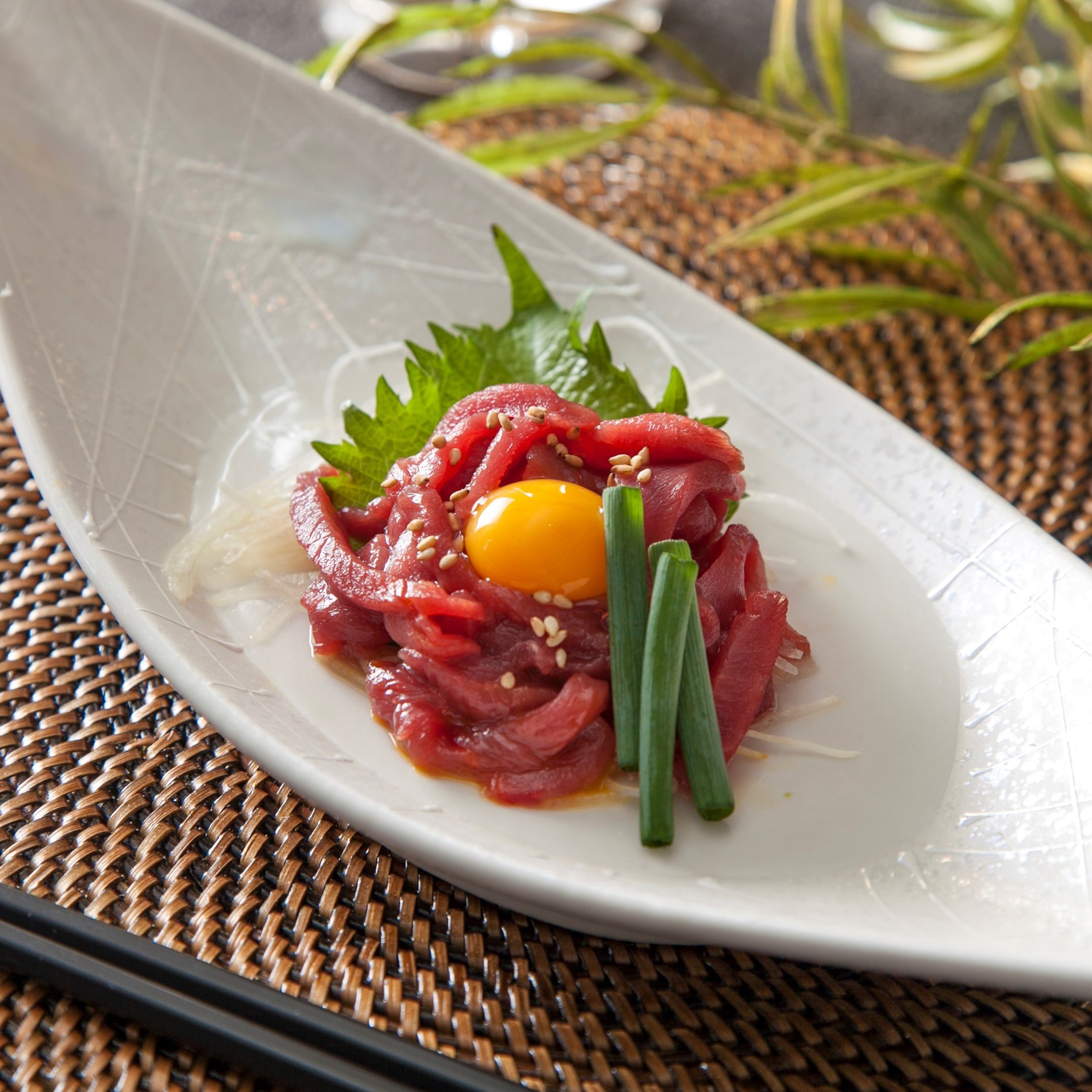 馬肉ユッケ