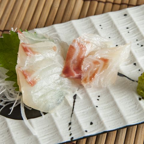 鯛の刺身(6貫)
