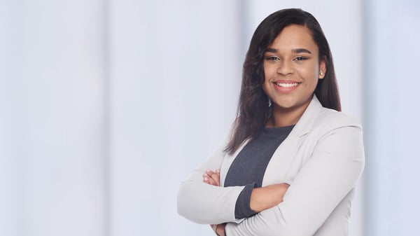 Ruth Atutononu Mcdonald. Ihre Ansprechpartnerin für die Barmenia Versicherung in Ludwigsburg.