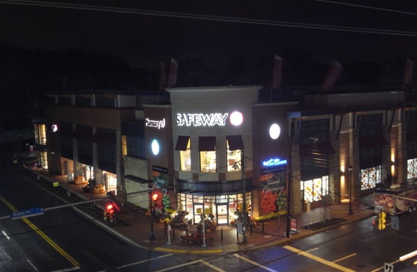 Safeway Store Front Picture at 4701 Sangamore in Bethesda MD