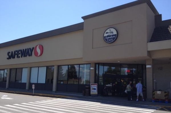 Safeway Store Front Picture at 14826 Highway 99 N in Lynnwood WA
