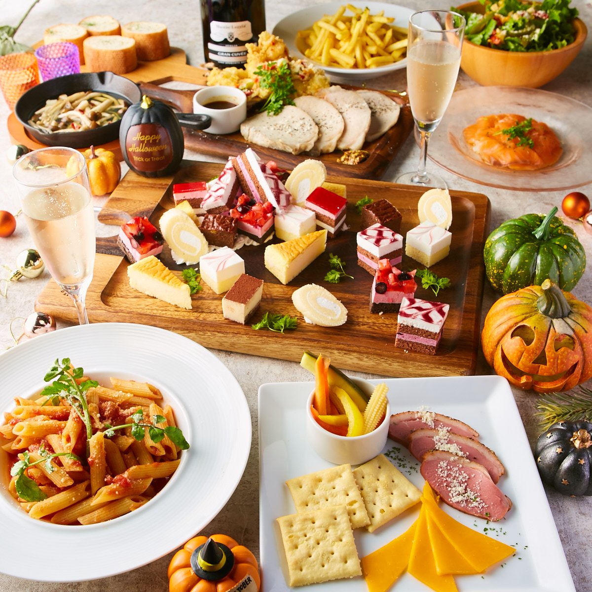 《ハロウィン》乾杯スパークリングやデザート盛合せ付き★2.5時間飲み放題【9品5500円⇒4000円】