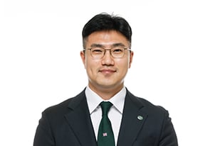 민성호's headshot