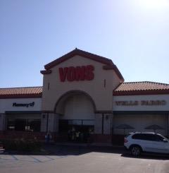 Vons Store Front Picture at 3650 S Bristol St in Santa Ana CA