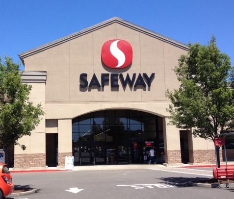 Safeway Store Front Picture at 1539 NE Stephens St in Roseburg OR