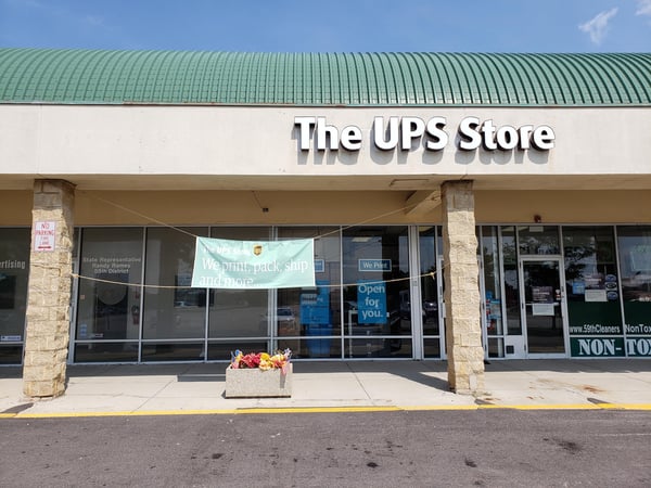 Facade of The UPS Store Mosaic Crossing