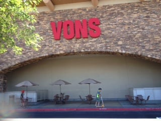 Vons Store Front Picture at 45 E Horizon Ridge Pkwy in Henderson NV