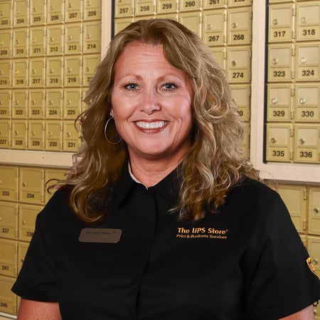 Female Associate Store Manager