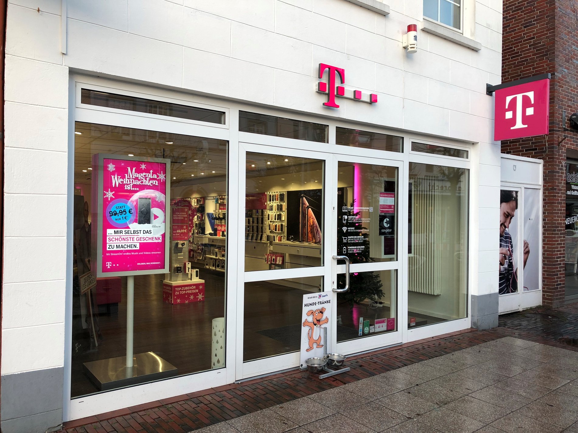 Store photo