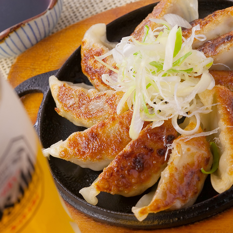 小倉名物!鉄鍋餃子(7個盛り)