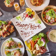 【アニバーサリーコース】メッセージ入りAnniversaryプレート付♪3時間飲み放題 《8品4000円》