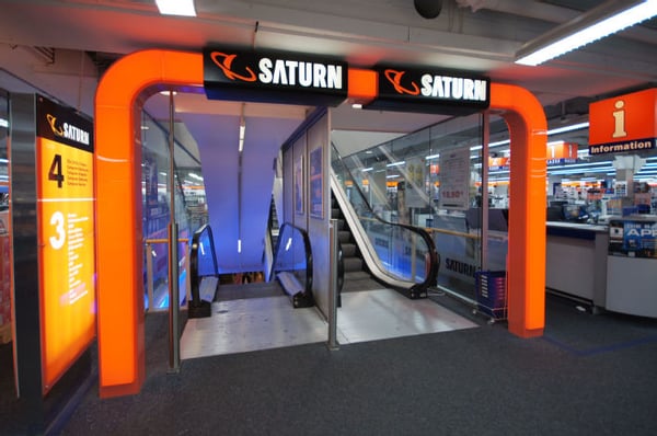 Eingangsbereich Saturn Trier