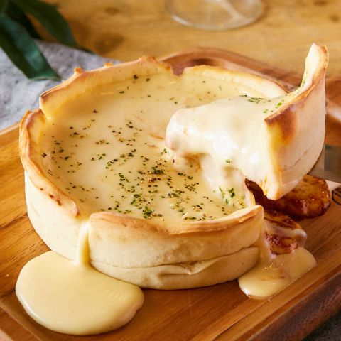 チーズたっぷりミートシカゴピザ