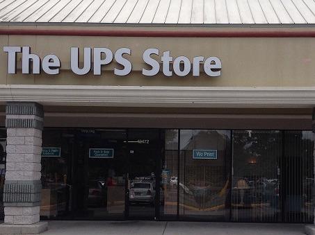 Facade of The UPS Store Waterford Lakes