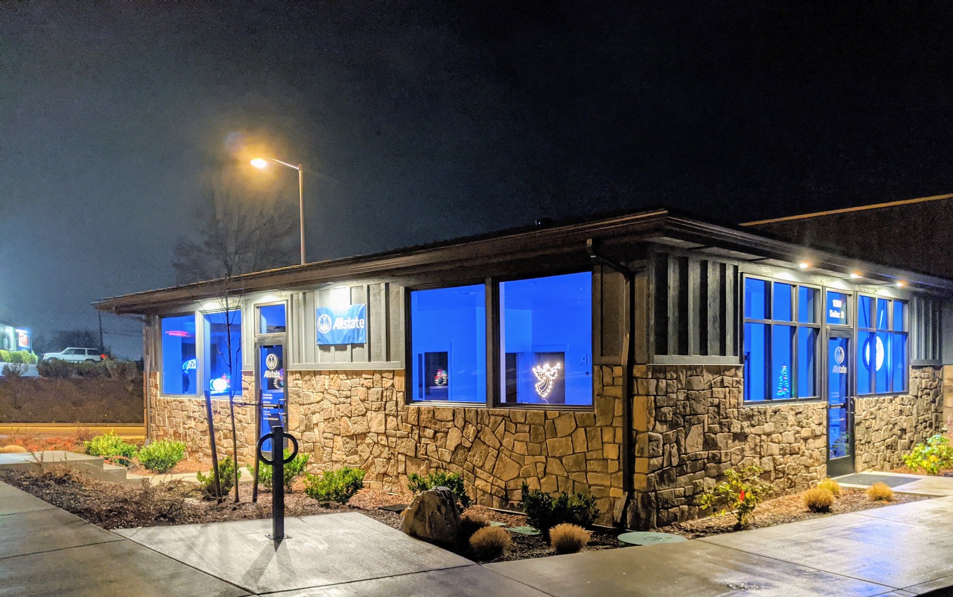 Happy Holidays from the Brannen Family Allstate crew to you! We are so pleased to announce that beautiful, brand new office space is now open at 1350 S Shasta Ave. We are located along the Rogue Valley's Hwy 62 We have a full-time staff of four licensed producers ready to offer help and provide pricing with no obligation. We would love to meet you, come say hi soon!