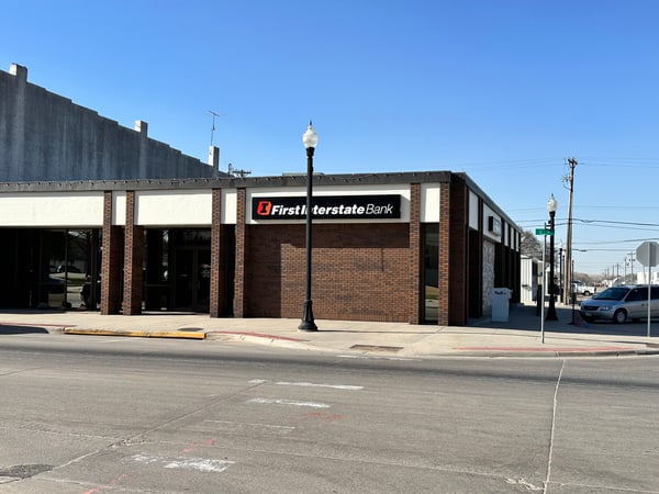 Exterior image of First Interstate Bank in Ord, NE.