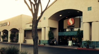 Safeway Store Front Picture at 3132 E Camelback Rd in Phoenix AZ