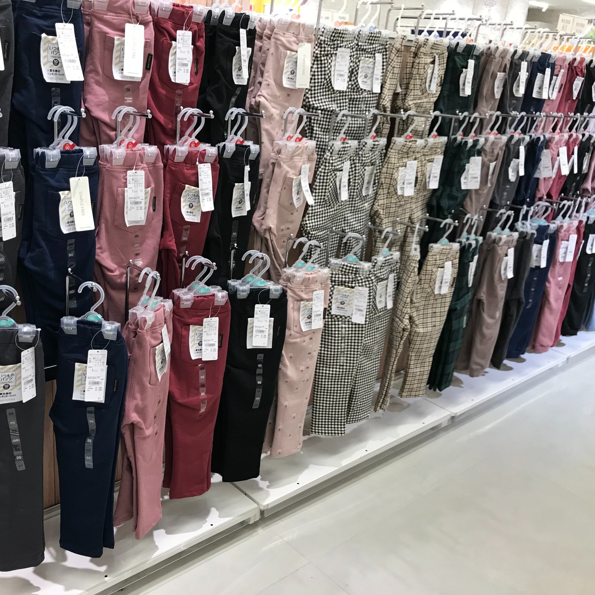 秋物入荷しております