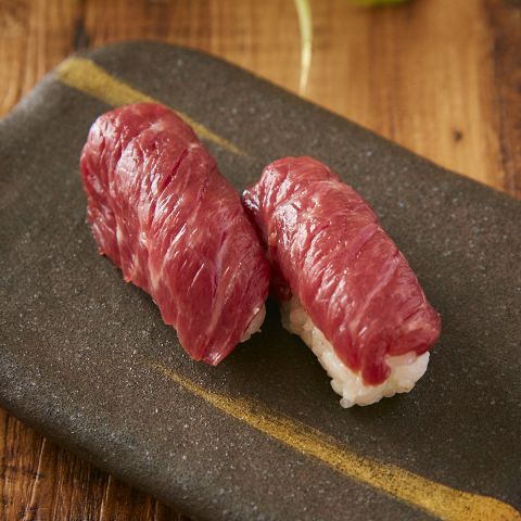 肉すし 2貫