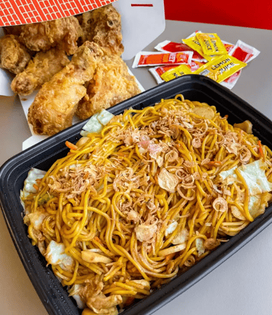 Chowking Chinese-style Fried Chicken and Pancit Canton Platter