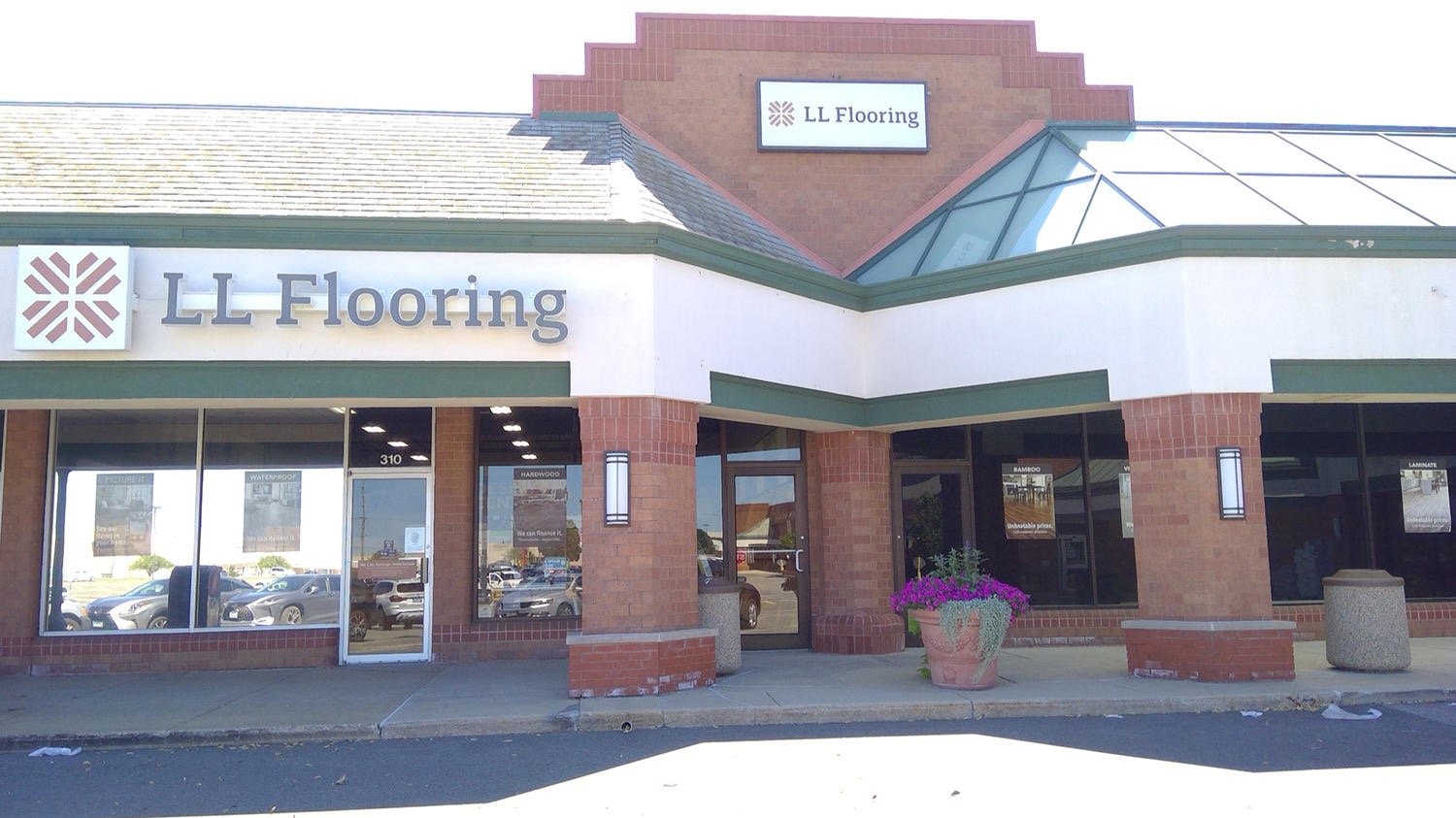 LL Flooring #1426 Bloomington | 1701 East Empire Street | Storefront