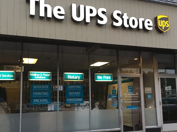 Fachada de The UPS Store McKnight - Siebert  Shopping Center  Pittsburgh