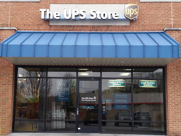 Fachada de The UPS Store Fort Henry Square