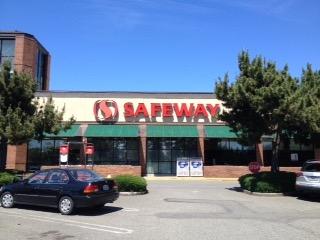 Safeway Store Front Picture at 1645 140th Ave in Bellevue WA