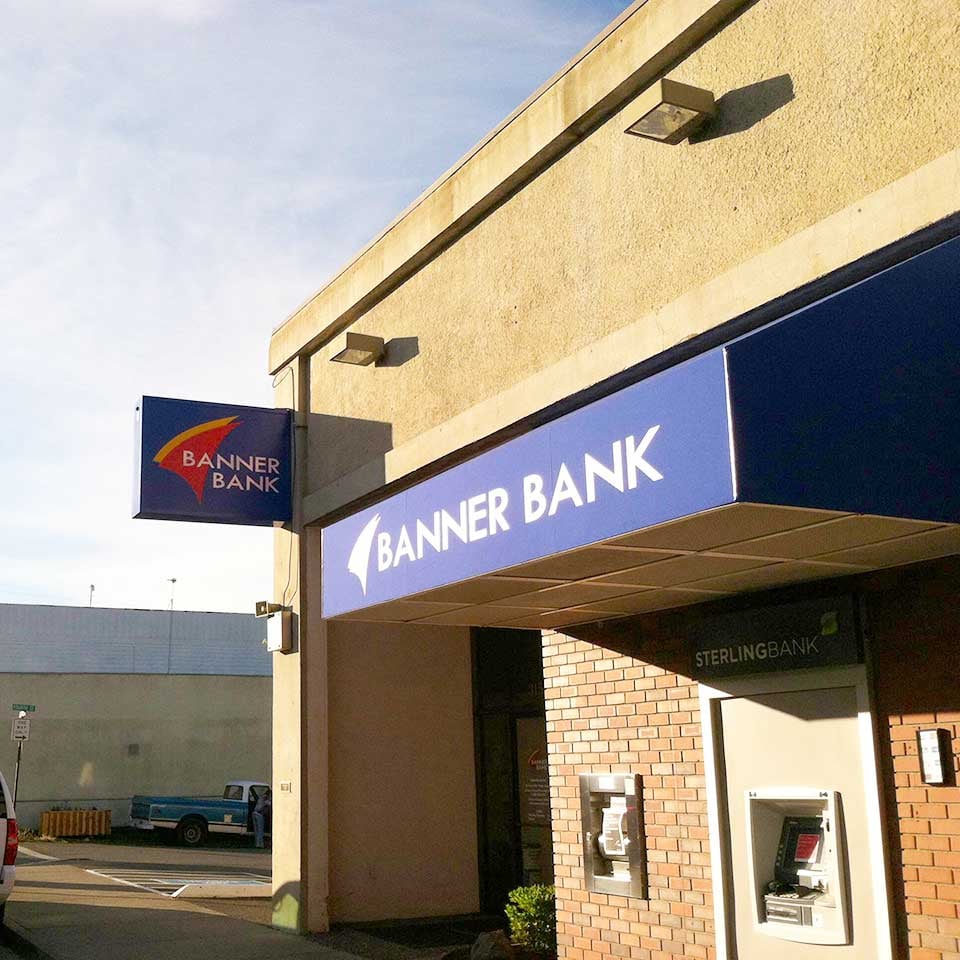 Banner Bank branch in Riddle, Oregon