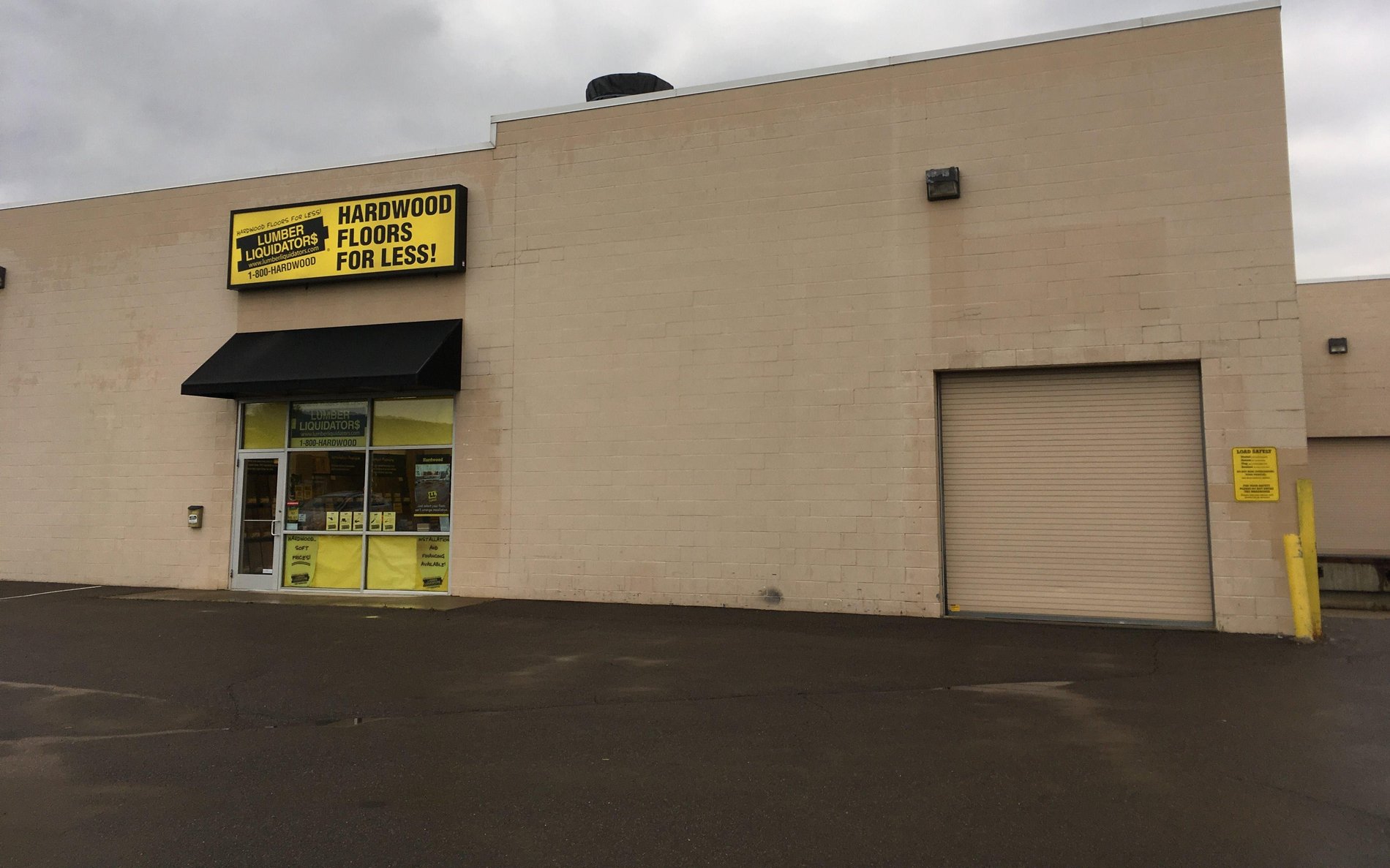 LL Flooring #1246 Johnson City | 420 Harry L Drive | Storefront