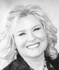 Photo of Lynn Moe