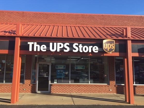 Exterior storefront image of The UPS Store #1633 in Sedalia, MO