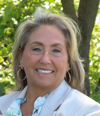 Photo of Donna Elefante