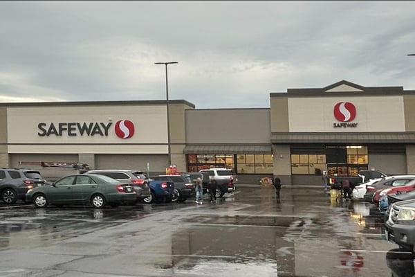 Safeway Store Front Picture - 301 Marysville Mall in Marysville WA