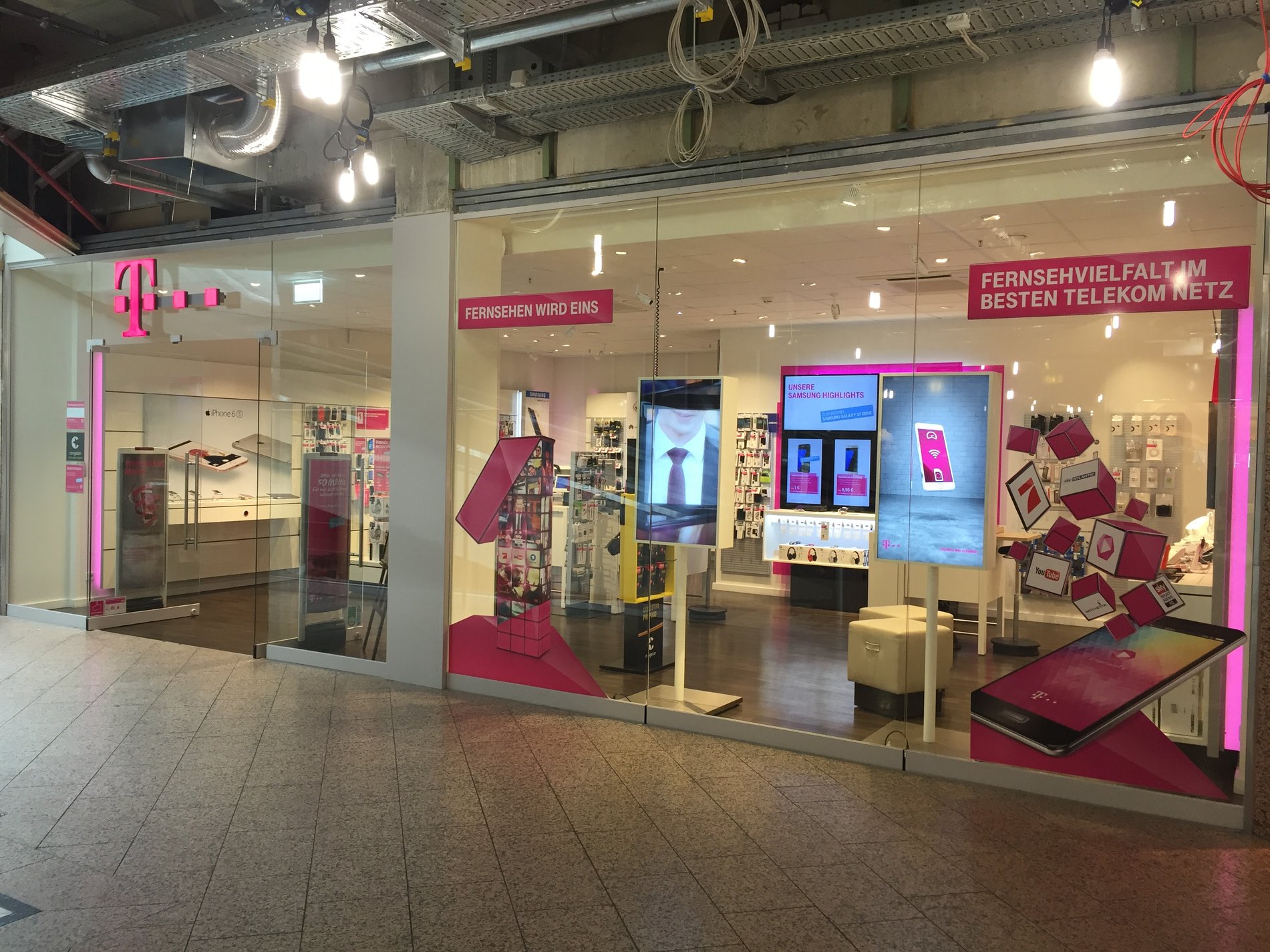 Store photo