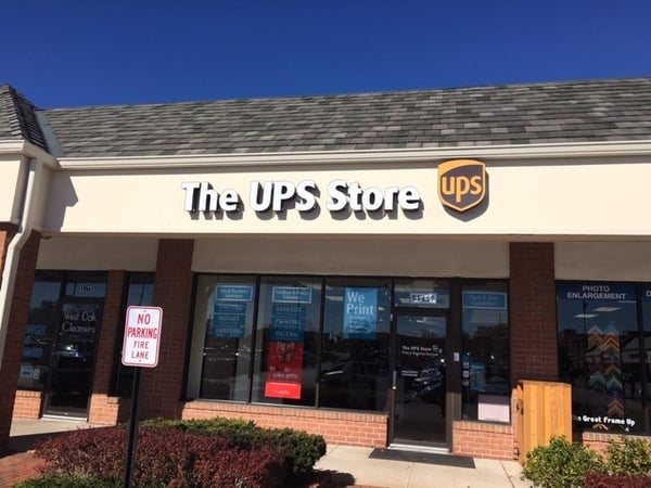 Facade of The UPS Store West Oak Square