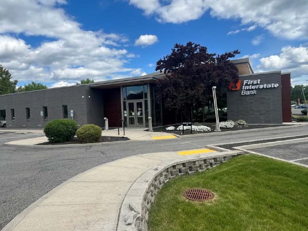 Exterior image of First Interstate Bank in Spokane Valley, WA.