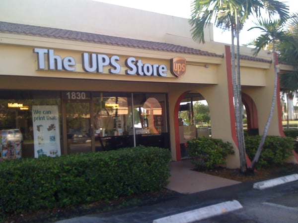 Facade of The UPS Store Plantation