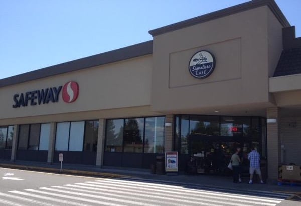 Safeway Store Front Picture at 14826 Highway 99 N in Lynnwood WA