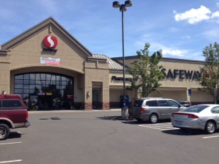 Safeway Store Front Picture at 1550 N Pacific Highway in Woodburn OR