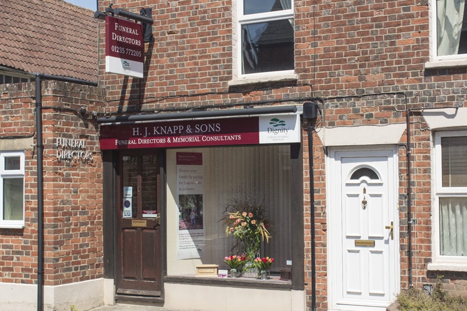 H J Knapp & Sons Funeral Directors in Wantage, Oxfordshire.