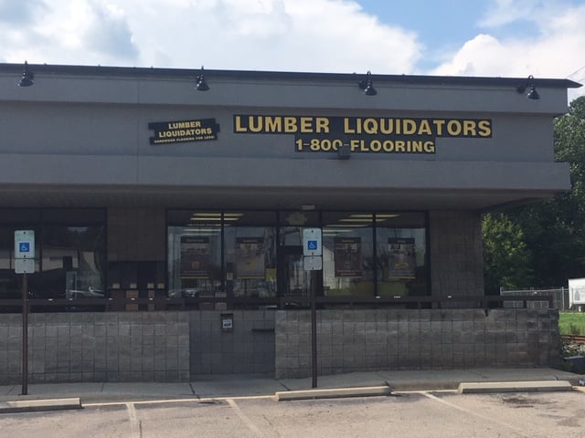 LL Flooring #1047 Raleigh | 2011 Raleigh Blvd | Storefront