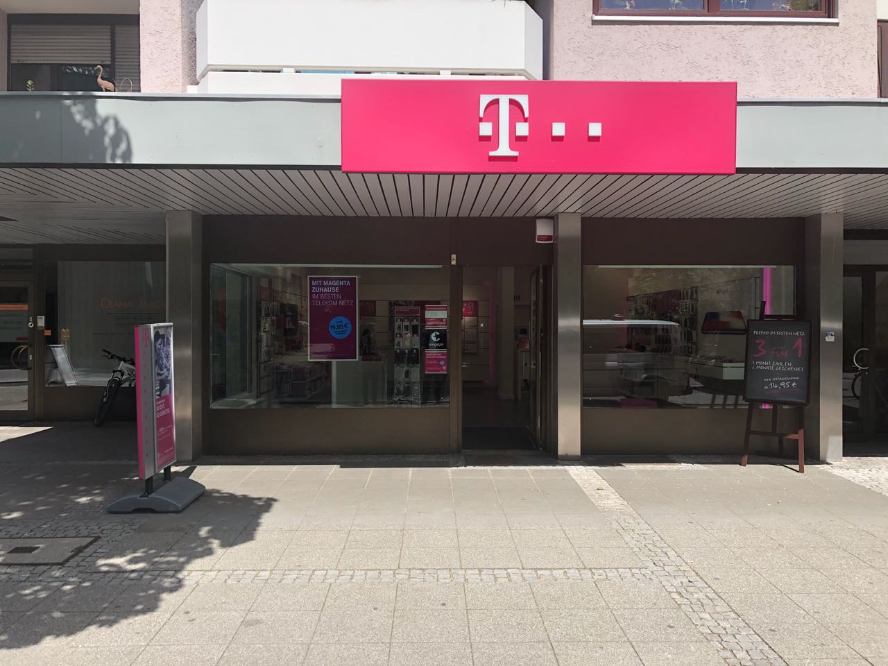 Store photo