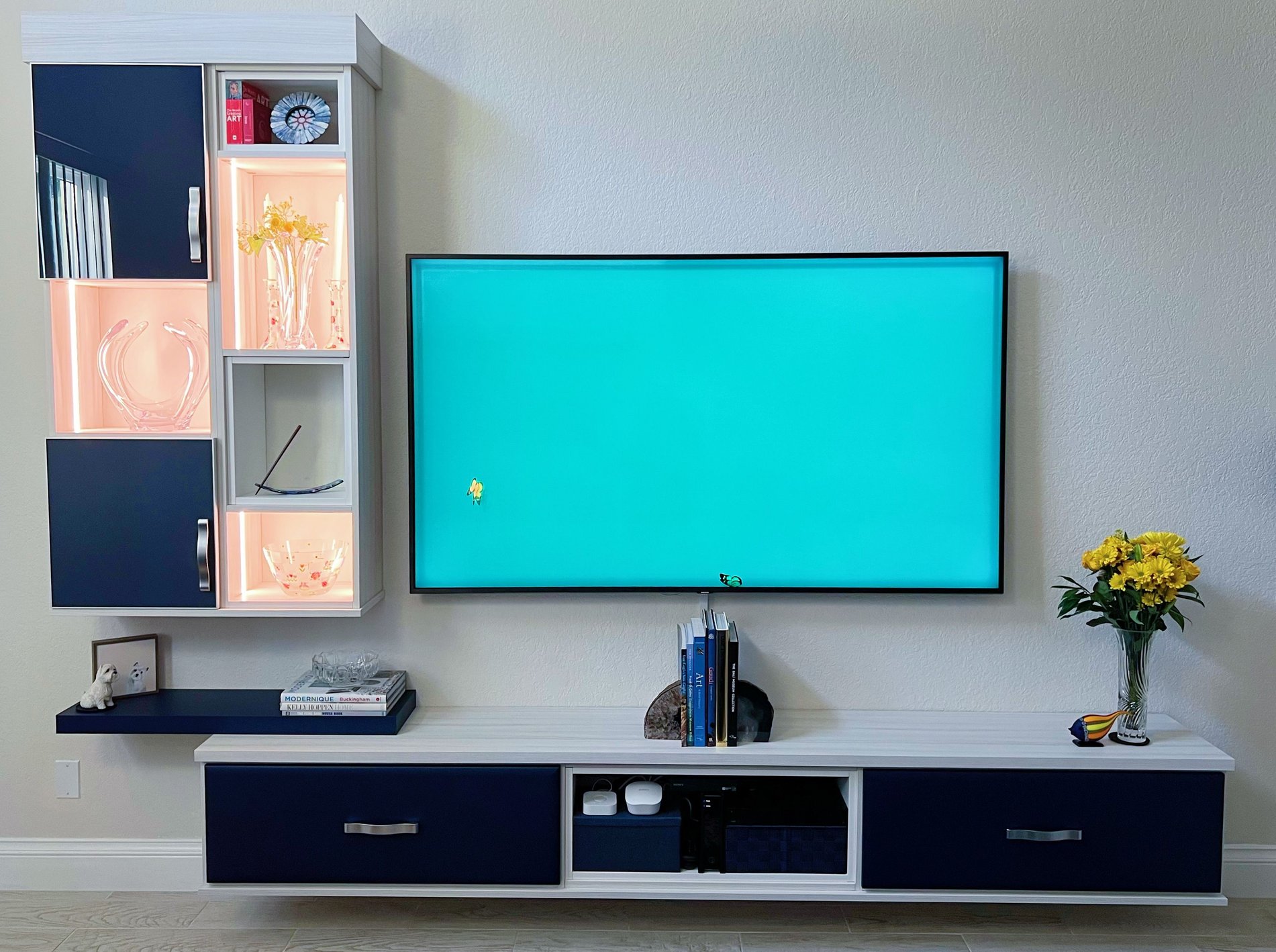 Dove Media Center with Standard Elite Handles Dove Media Center with Standard Elite Handles