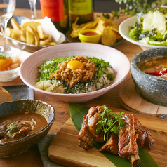 ■肉■絶品牛もつ鍋付き!牛・馬・鶏・豚を心ゆくまで堪能♪贅沢肉バル満喫《3時間飲み放題付》8品 4000円